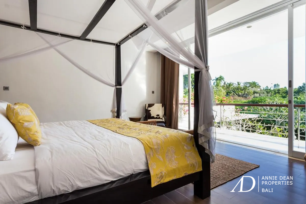 FREEHOLD 6-BEDROOM MODERN VILLA IN TUMBAK BAYUH