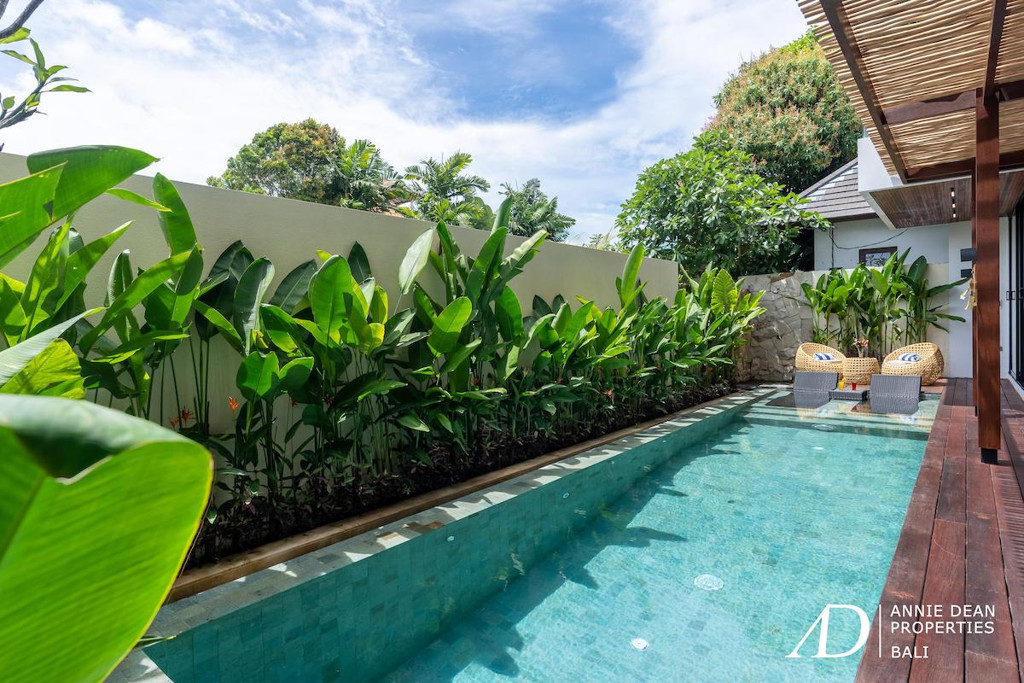 FREEHOLD/LEASEHOLD 4-BEDROOM LUXURY VILLA IN BERAWA-NEAR THE BEACH