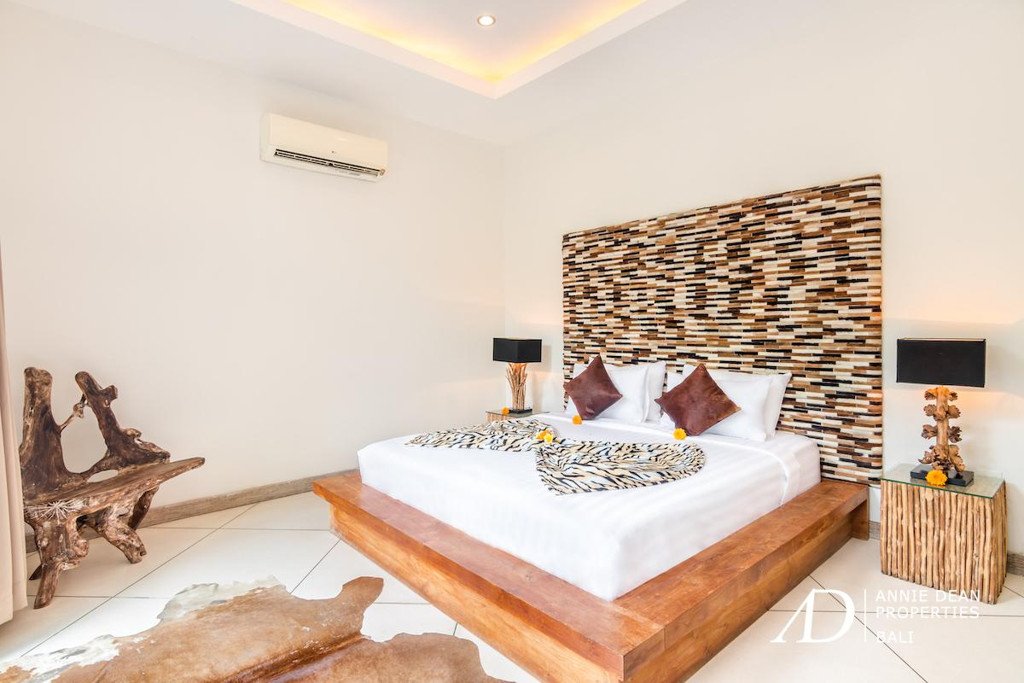 LEASEHOLD | FULLY LICENSED VILLA | PRIME SEMINYAK LOCATION