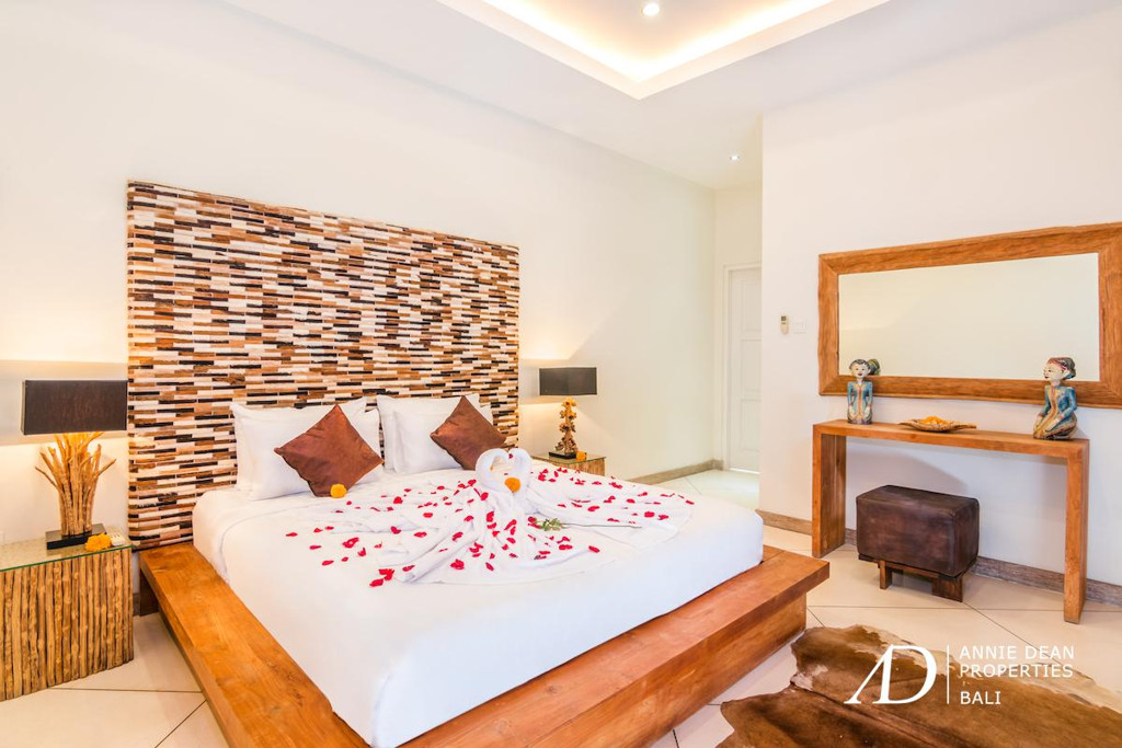 LEASEHOLD | FULLY LICENSED VILLA | PRIME SEMINYAK LOCATION