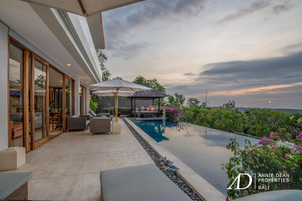 FREEHOLD 3-BED VILLA IN ULUWATU OFFER A STUNNING VIEWS