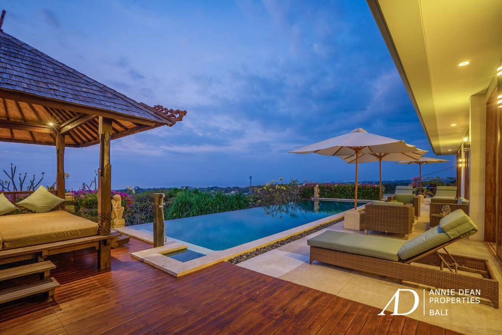 FREEHOLD 3-BED VILLA IN ULUWATU OFFER A STUNNING VIEWS