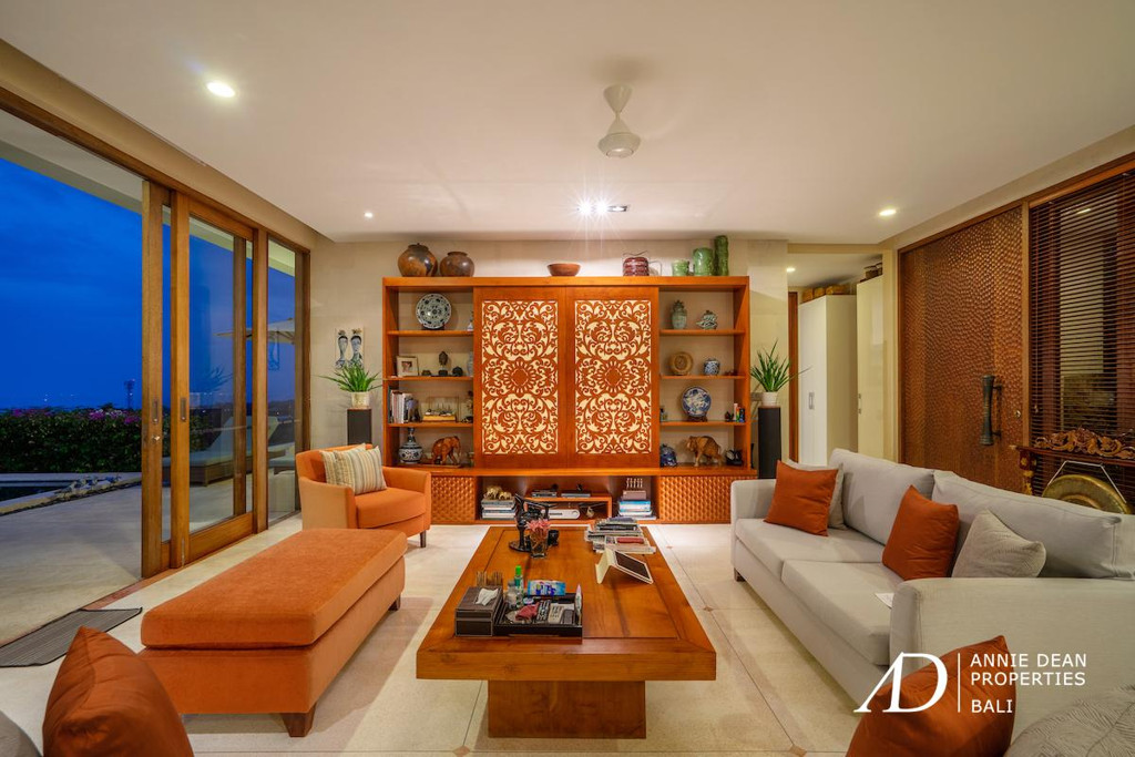 FREEHOLD 3-BED VILLA IN ULUWATU OFFER A STUNNING VIEWS