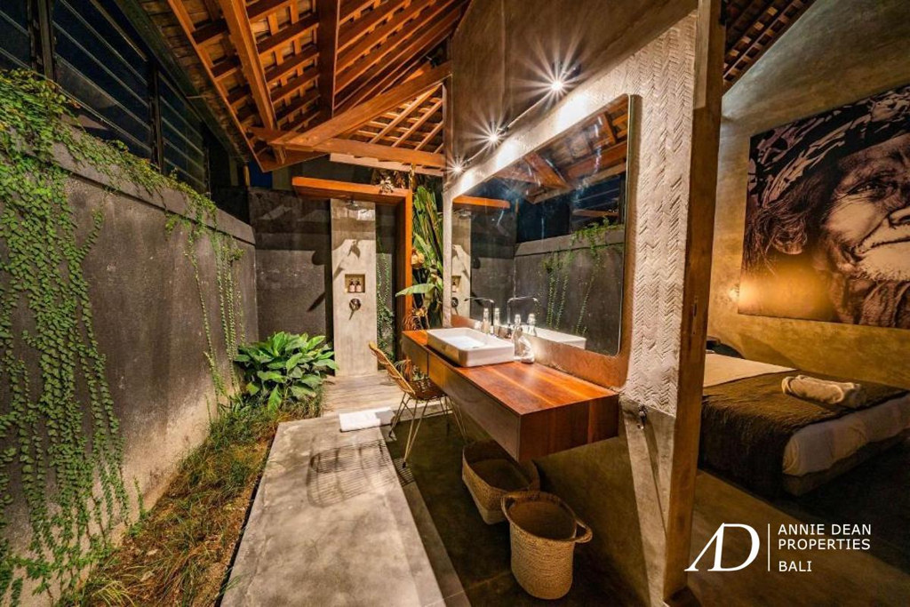 LEASEHOLD | MODERN TROPICAL VILLA WITH LUXURY DESIGN IN PRIME CANGGU