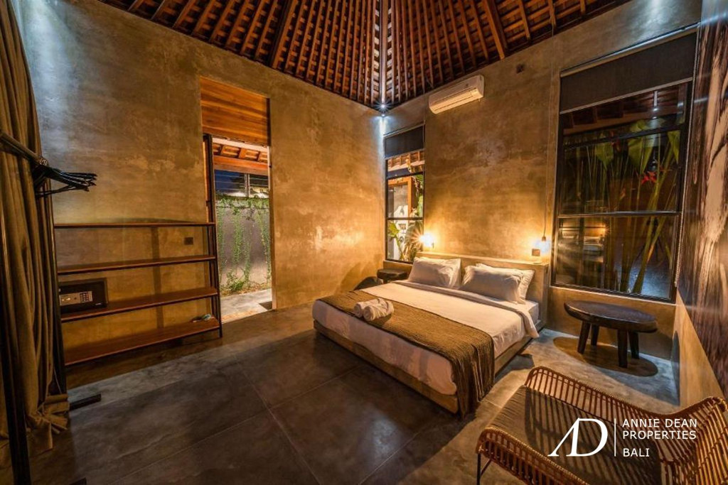 LEASEHOLD | MODERN TROPICAL VILLA WITH LUXURY DESIGN IN PRIME CANGGU