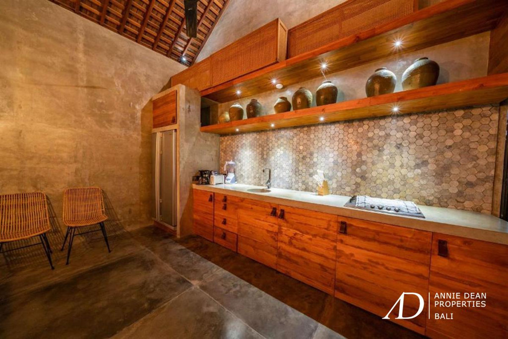 LEASEHOLD | MODERN TROPICAL VILLA WITH LUXURY DESIGN IN PRIME CANGGU