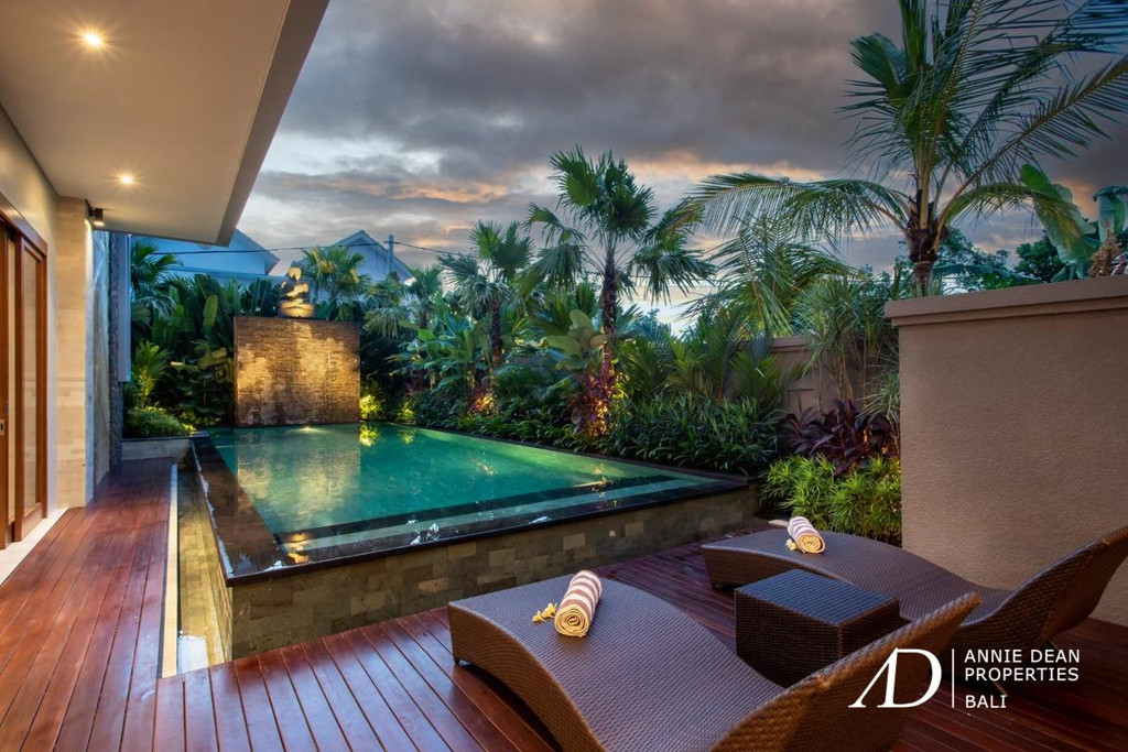 FREEHOLD | MODERN TROPICAL DESIGN 3-BEDROOM VILLA IN JIMBARAN