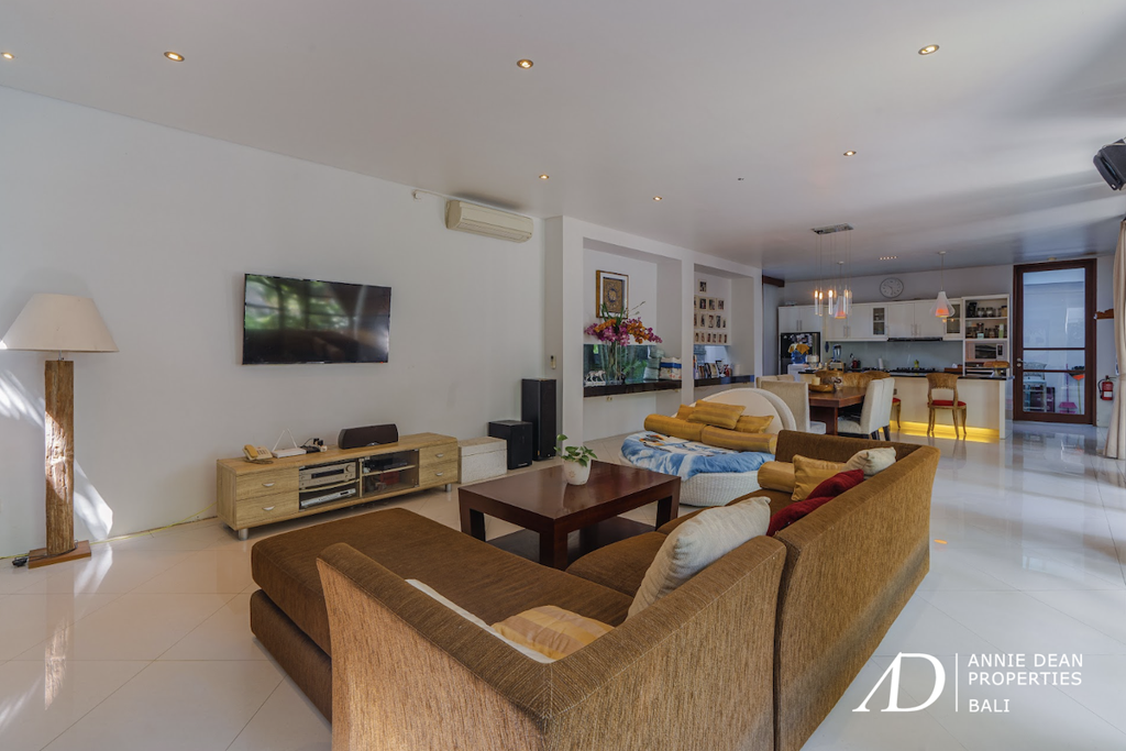 FREEHOLD VILLA CLOSE TO AN AUSTRALIAN INTERNATIONAL SCHOOL