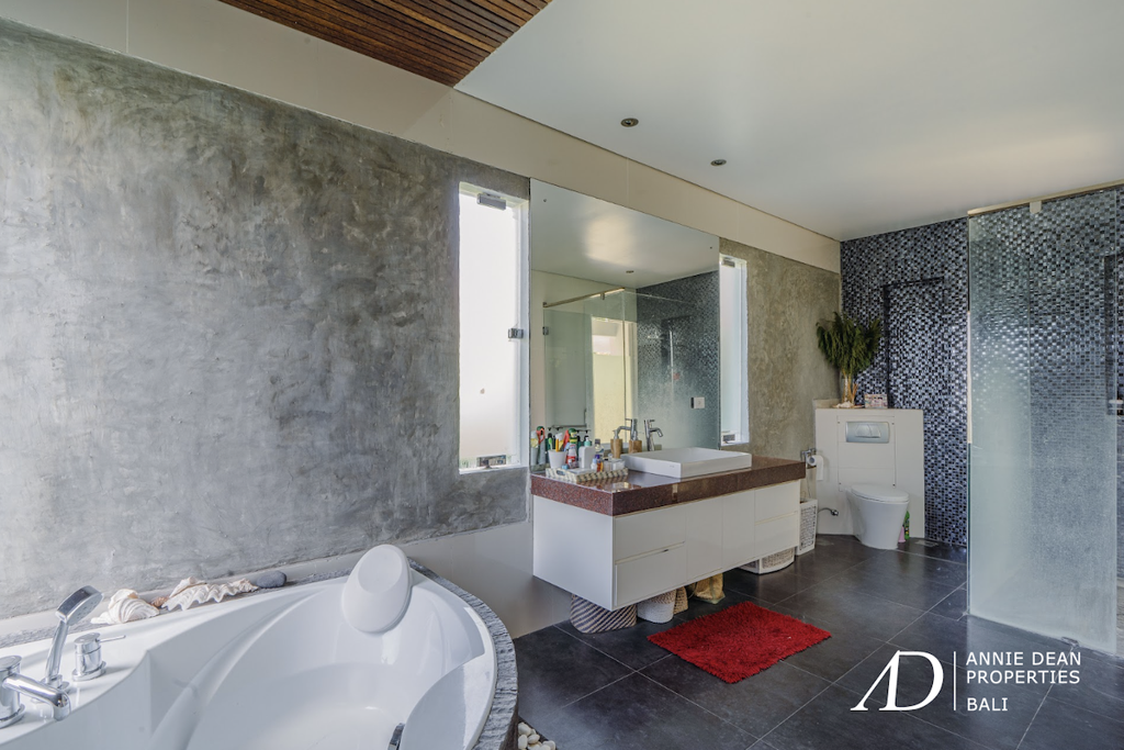 FREEHOLD VILLA CLOSE TO AN AUSTRALIAN INTERNATIONAL SCHOOL