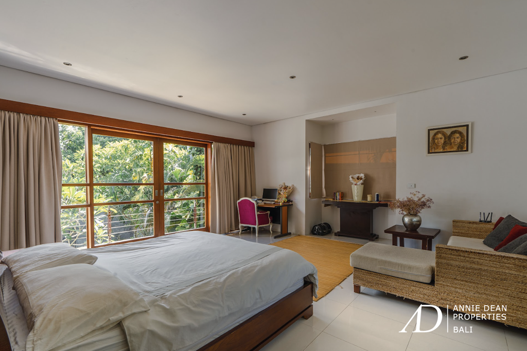 FREEHOLD VILLA CLOSE TO AN AUSTRALIAN INTERNATIONAL SCHOOL