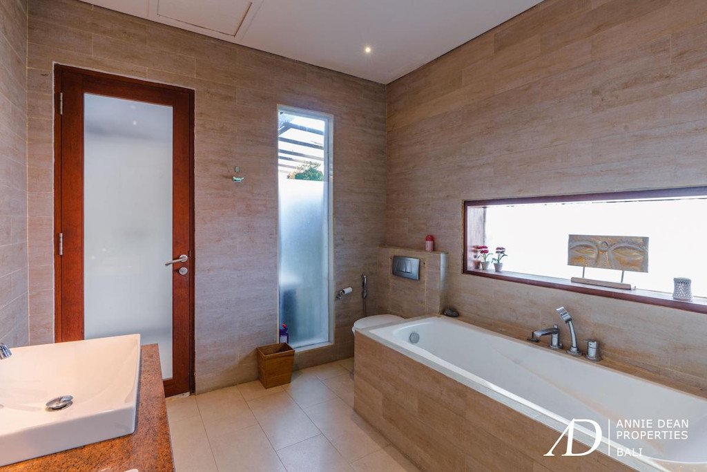 FREEHOLD VILLA CLOSE TO AN AUSTRALIAN INTERNATIONAL SCHOOL