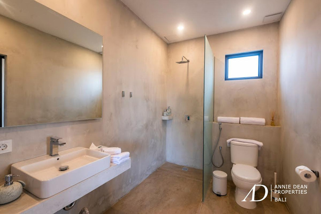 LEASEHOLD 8-BEDROOM STUDIOS IN BATU BOLONG CANGGU 