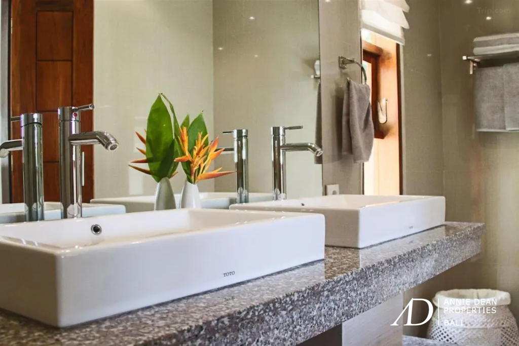 LEASEHOLD BEACHFRONT DIVE RESORT IN TULAMBEN, EAST BALI