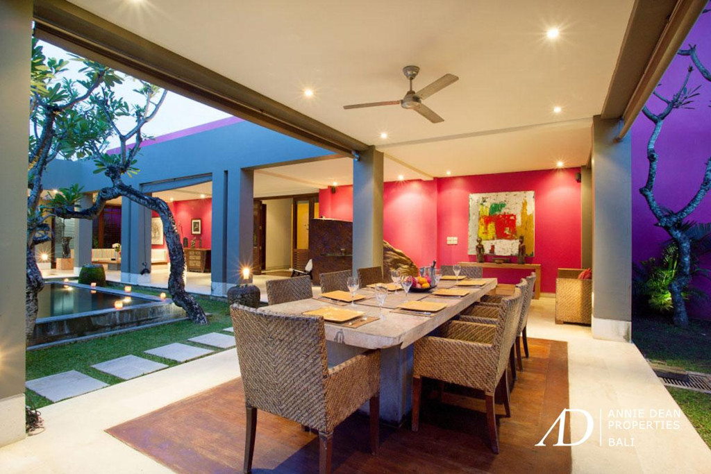 FREEHOLD | COMPLEX VILLA 100 M FROM THE BEACH IN BATU BELIG