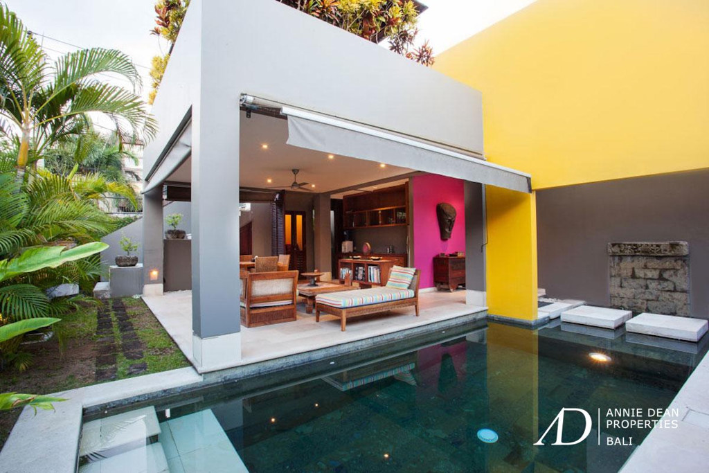 FREEHOLD | COMPLEX VILLA 100 M FROM THE BEACH IN BATU BELIG