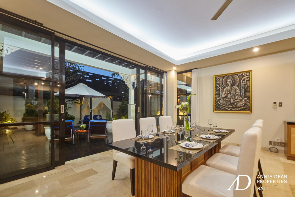 FREEHOLD | MODERN VILLA IN SECURE LUXURY ESTATE - JIMBARAN