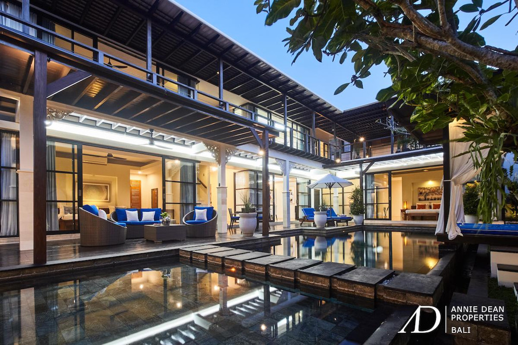 FREEHOLD | MODERN VILLA IN SECURE LUXURY ESTATE - JIMBARAN