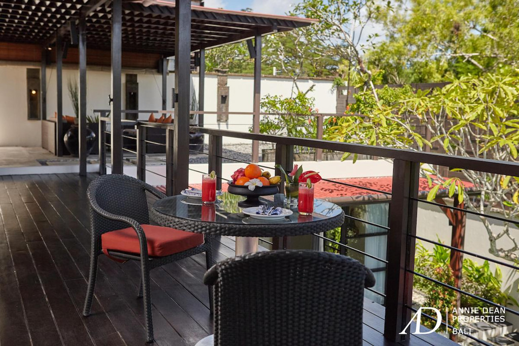 FREEHOLD | MODERN VILLA IN SECURE LUXURY ESTATE - JIMBARAN