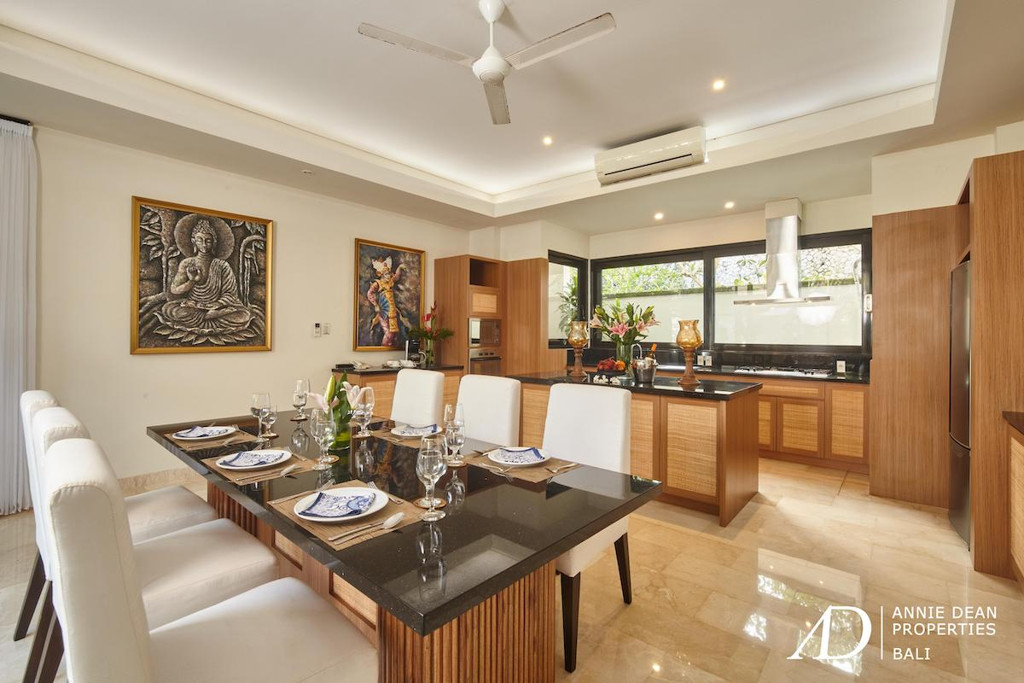 FREEHOLD | MODERN VILLA IN SECURE LUXURY ESTATE - JIMBARAN