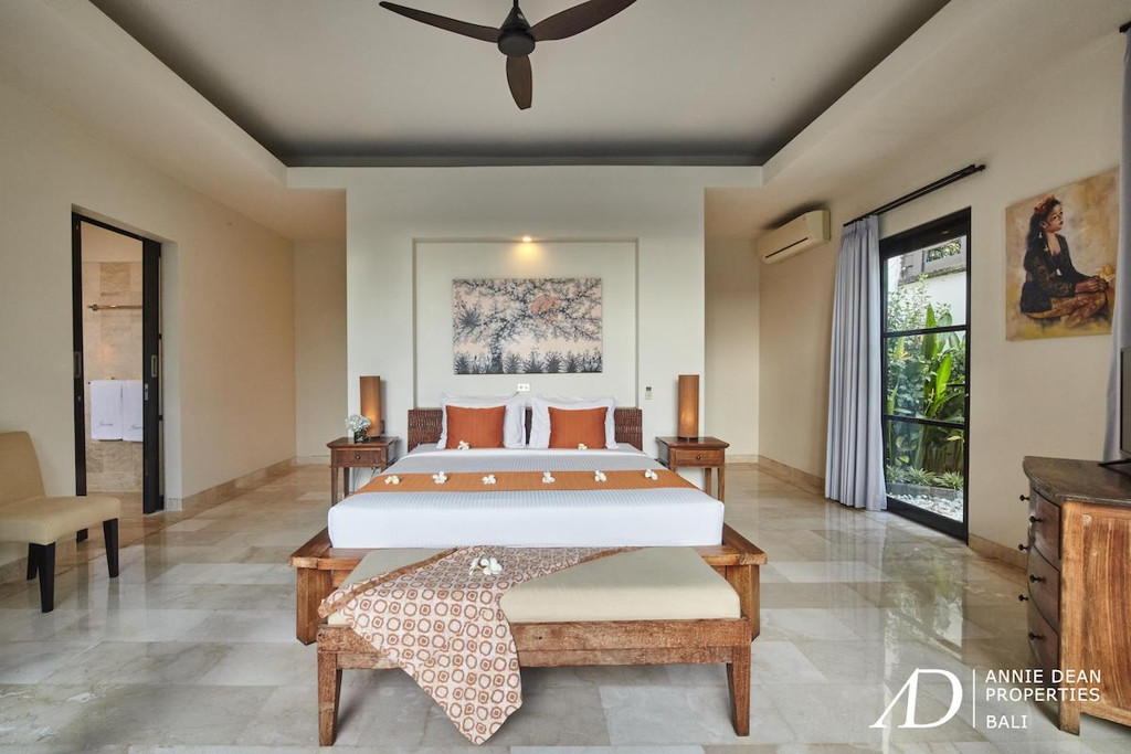FREEHOLD | MODERN VILLA IN SECURE LUXURY ESTATE - JIMBARAN