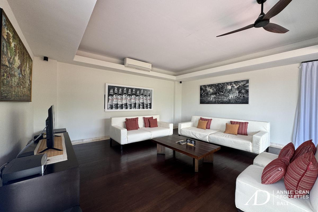 FREEHOLD | MODERN VILLA IN SECURE LUXURY ESTATE - JIMBARAN