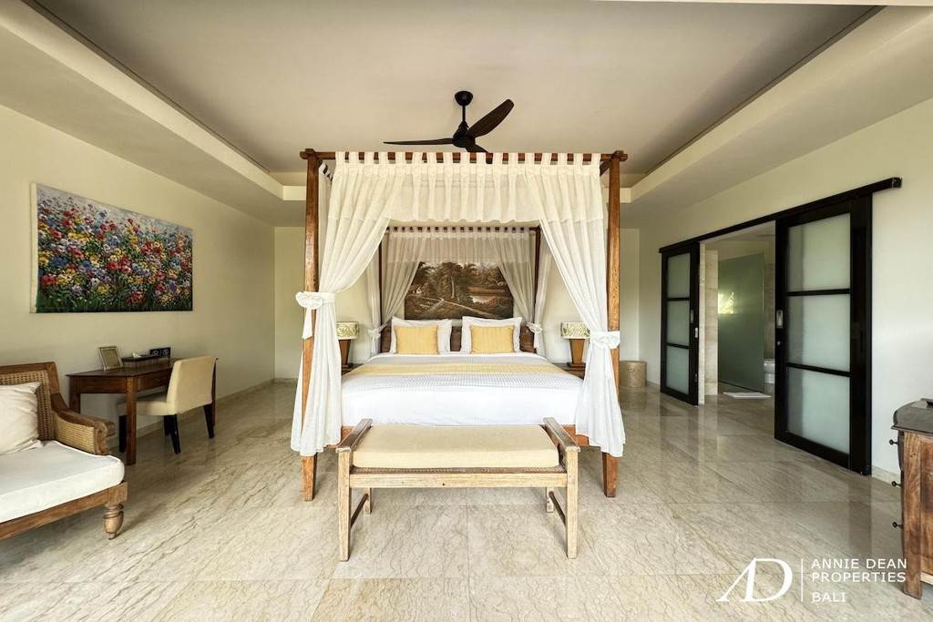 FREEHOLD | MODERN VILLA IN SECURE LUXURY ESTATE - JIMBARAN