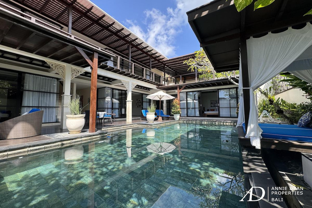 FREEHOLD | MODERN VILLA IN SECURE LUXURY ESTATE - JIMBARAN