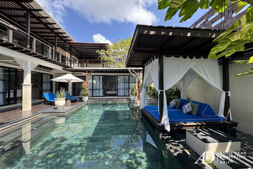 FREEHOLD | MODERN VILLA IN SECURE LUXURY ESTATE - JIMBARAN