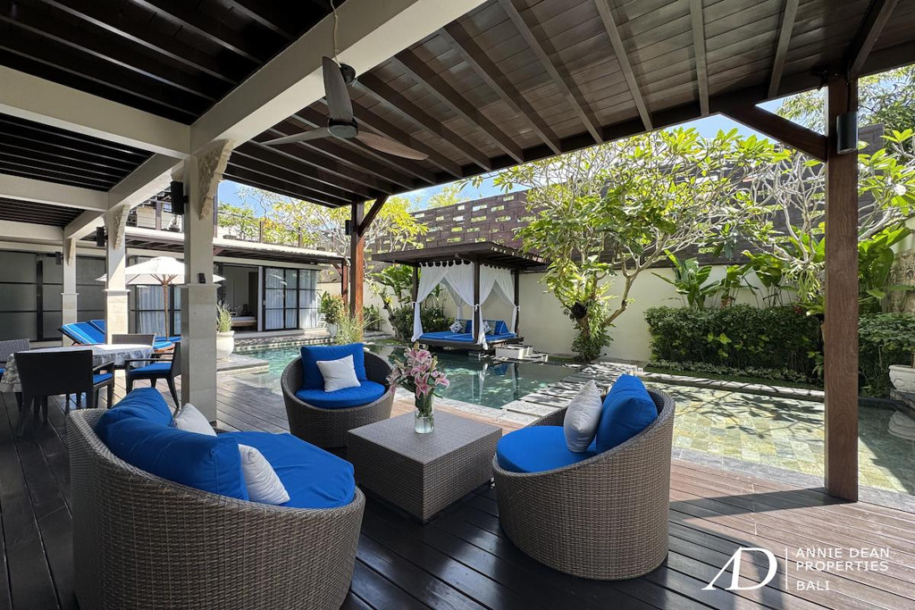 FREEHOLD | MODERN VILLA IN SECURE LUXURY ESTATE - JIMBARAN