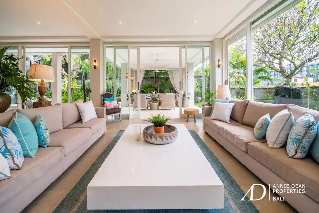 LEASEHOLD 4-VILLA COMPLEX 16 BEDROOMS, WALKING DISTANCE TO THE BEACH IN BERAWA 