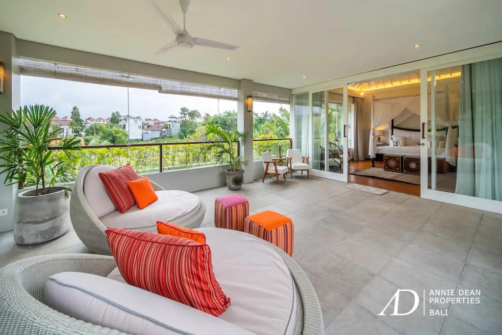 LEASEHOLD 4-VILLA COMPLEX 16 BEDROOMS, WALKING DISTANCE TO THE BEACH IN BERAWA 