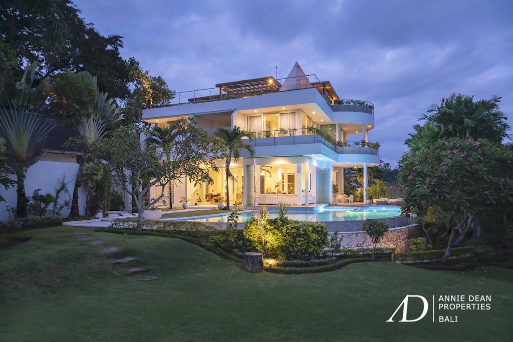 FREEHOLD | ESTATE LUXURY RESIDENCE & HIGH-YIELD RETREAT OPPORTUNITY