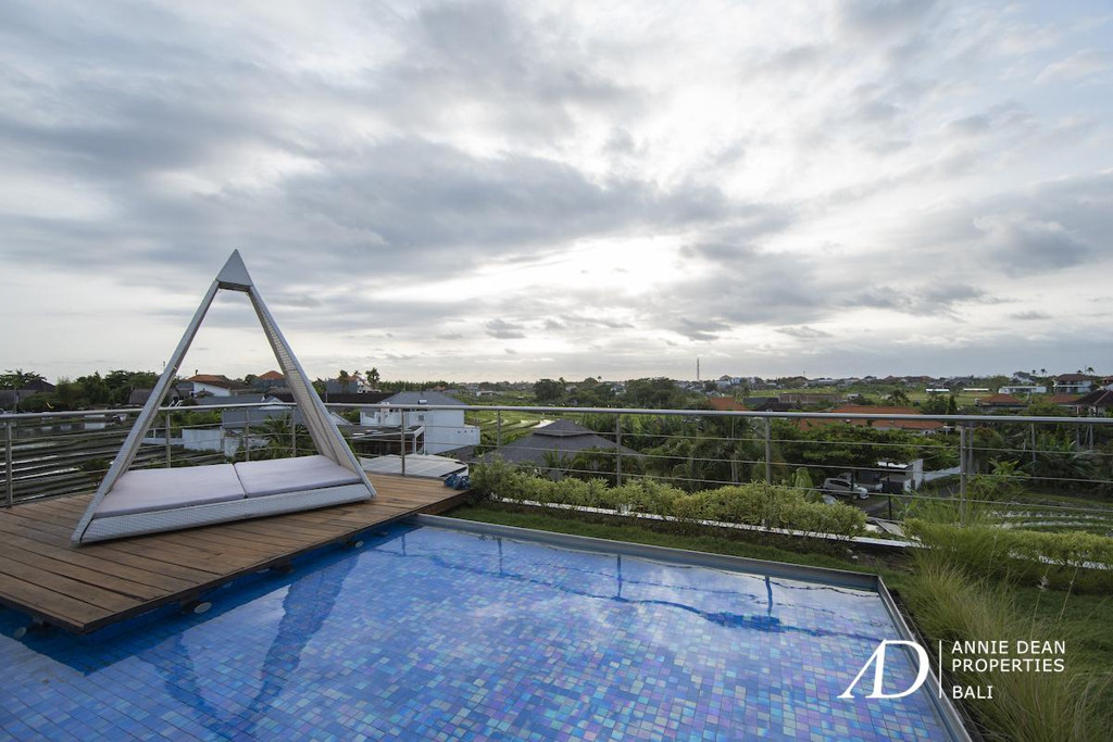 FREEHOLD | ESTATE LUXURY RESIDENCE & HIGH-YIELD RETREAT OPPORTUNITY