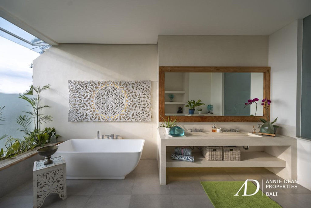 FREEHOLD | ESTATE LUXURY RESIDENCE & HIGH-YIELD RETREAT OPPORTUNITY