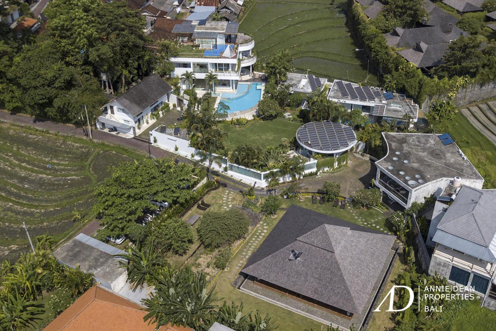 FREEHOLD | ESTATE LUXURY RESIDENCE & HIGH-YIELD RETREAT OPPORTUNITY