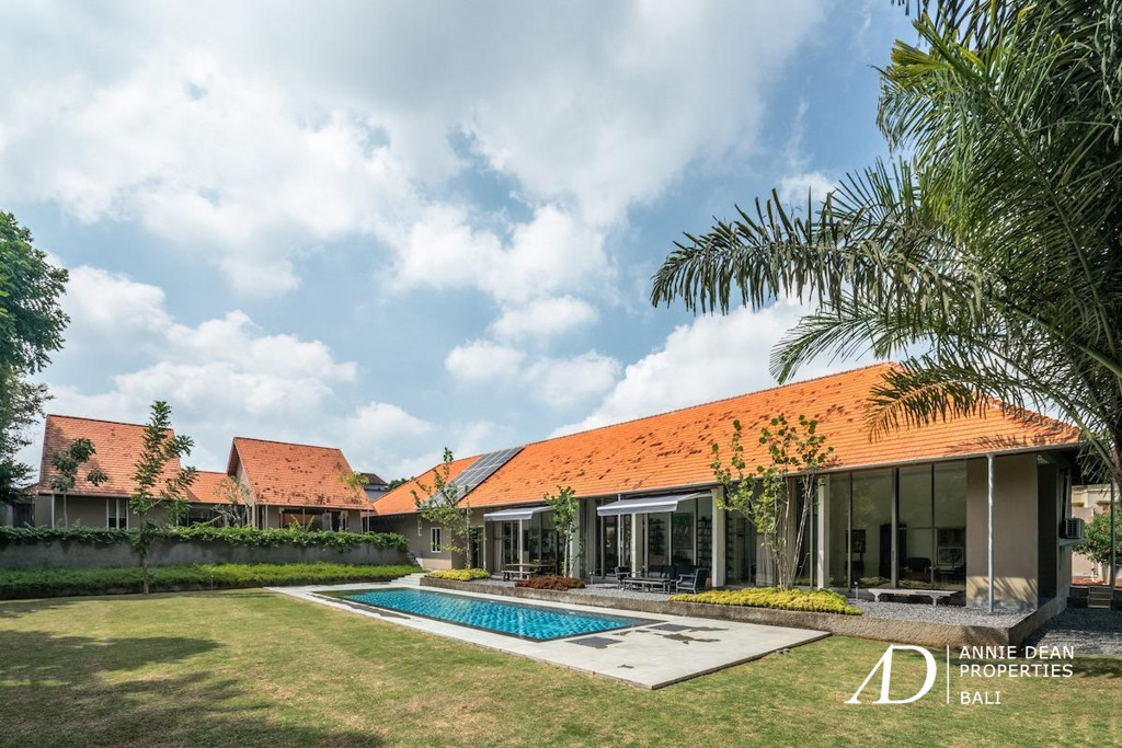 LEASEHOLD 3 BEDROOM SINGLE LEVEL VILLA VILLA IN UBUD