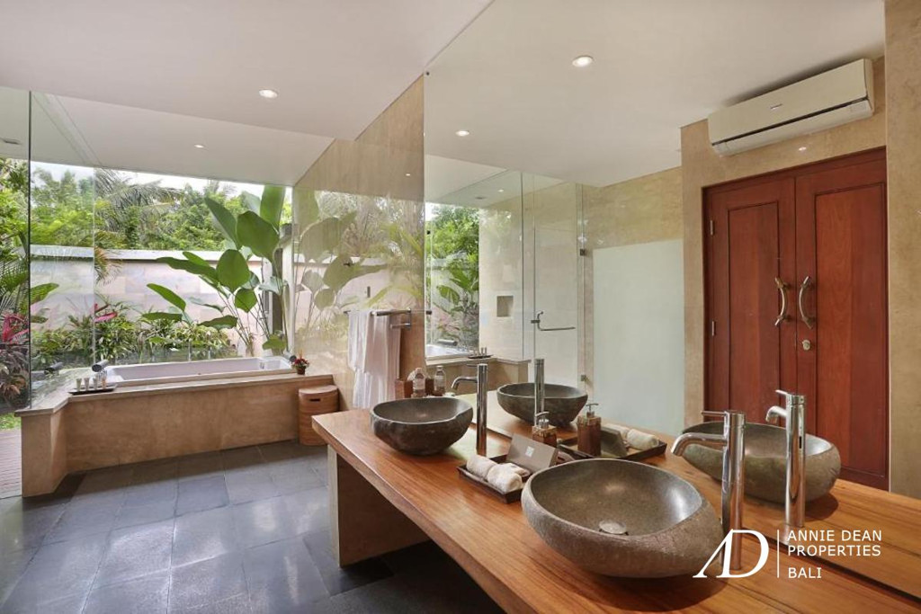 FREEHOLD | BOUTIQUE VILLA COMPLEX WITH 6 PRIVATE POOL VILLAS | NEAR UBUD