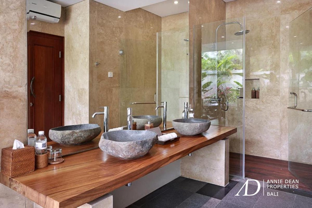 FREEHOLD | BOUTIQUE VILLA COMPLEX WITH 6 PRIVATE POOL VILLAS | NEAR UBUD