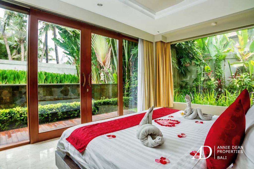 FREEHOLD | BOUTIQUE VILLA COMPLEX WITH 6 PRIVATE POOL VILLAS | NEAR UBUD