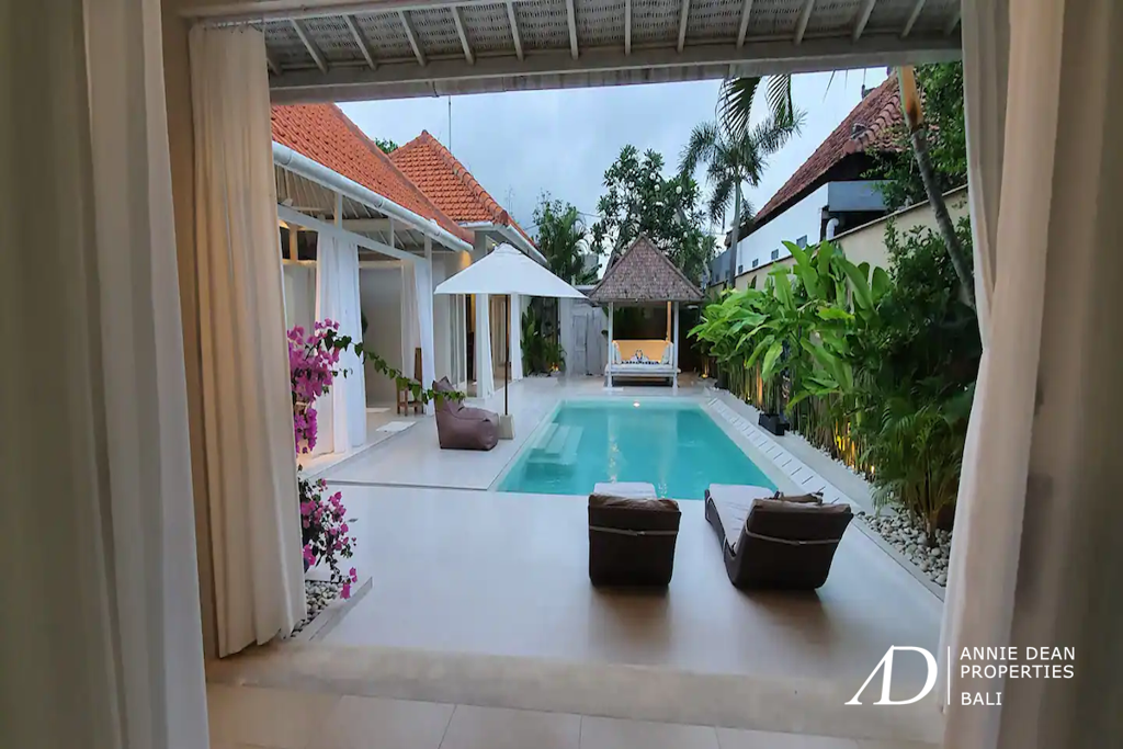 LEASEHOLD SINGLE LEVEL 3-BEDROOM VILLA IN SEMINYAK