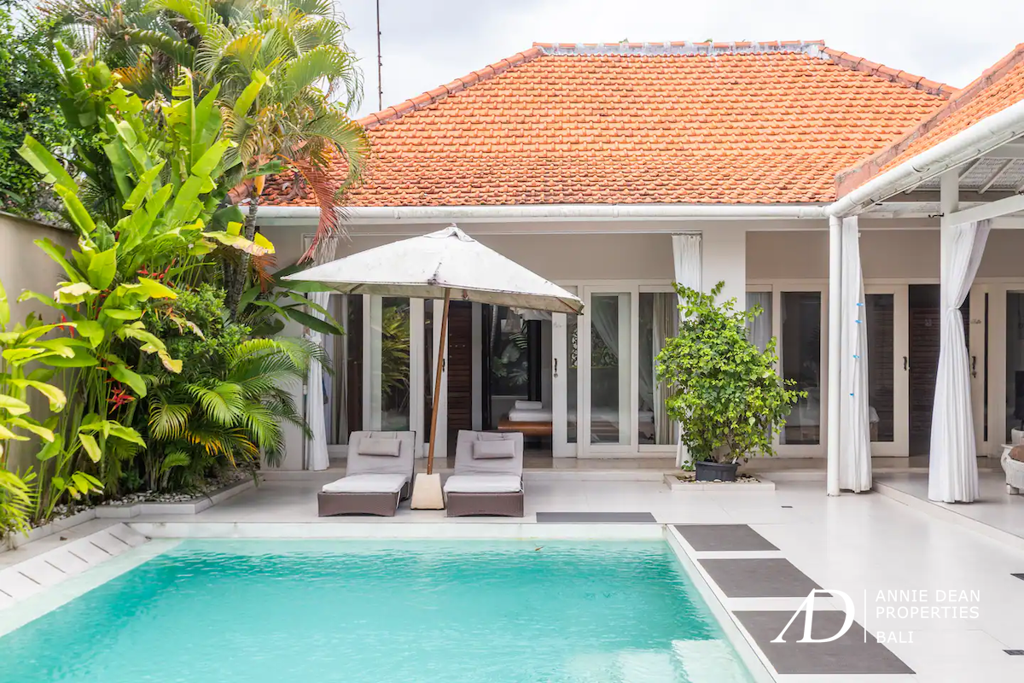 LEASEHOLD SINGLE LEVEL 3-BEDROOM VILLA IN SEMINYAK