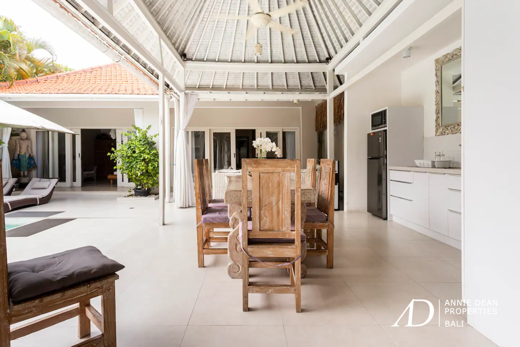 LEASEHOLD SINGLE LEVEL 3-BEDROOM VILLA IN SEMINYAK