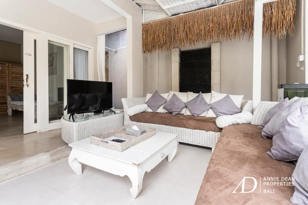 LEASEHOLD SINGLE LEVEL 3-BEDROOM VILLA IN SEMINYAK