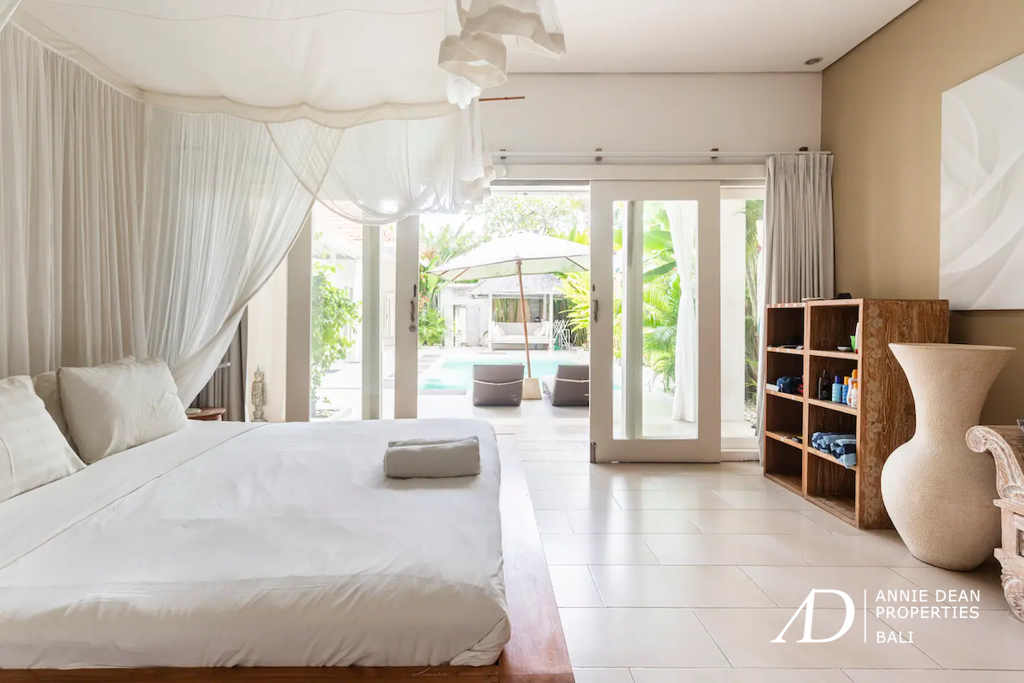 LEASEHOLD SINGLE LEVEL 3-BEDROOM VILLA IN SEMINYAK