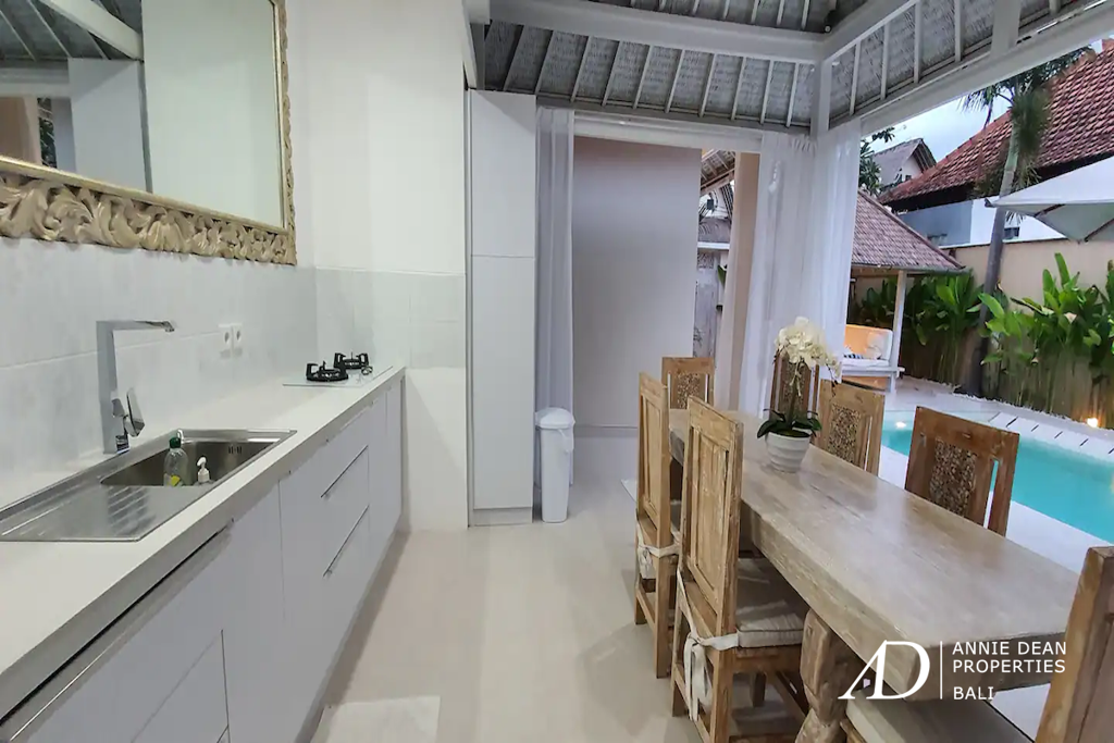 LEASEHOLD SINGLE LEVEL 3-BEDROOM VILLA IN SEMINYAK