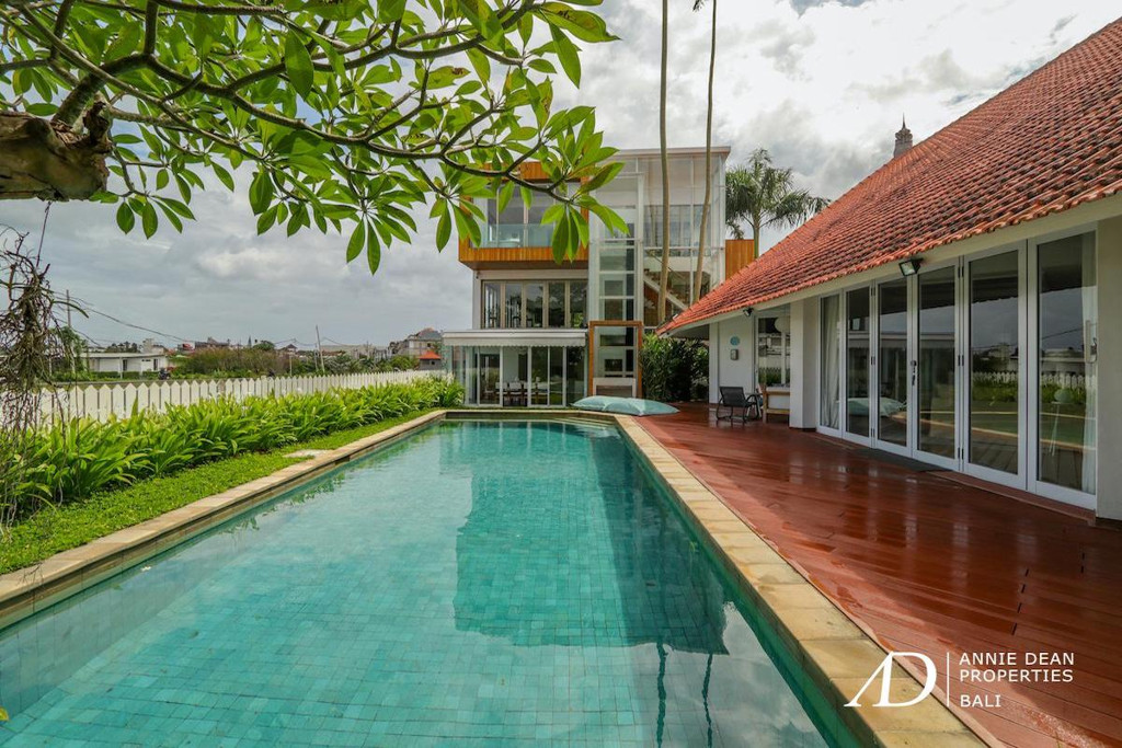 FREEHOLD MODERN BALINESE DESIGN VILLA AND APARTMENT