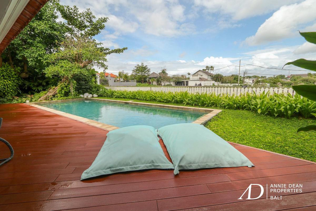 FREEHOLD MODERN BALINESE DESIGN VILLA AND APARTMENT