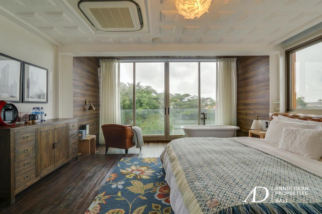 FREEHOLD MODERN BALINESE DESIGN VILLA AND APARTMENT