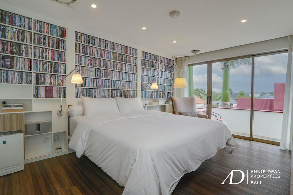 FREEHOLD MODERN BALINESE DESIGN VILLA AND APARTMENT