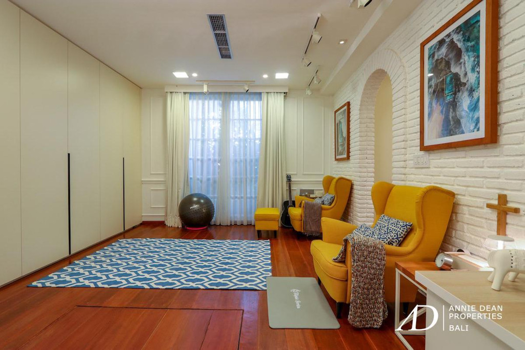 FREEHOLD MODERN BALINESE DESIGN VILLA AND APARTMENT